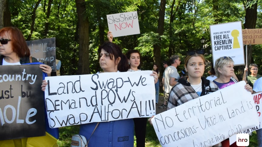 Рідні полонених організували акцію протесту під посольством США в Києві