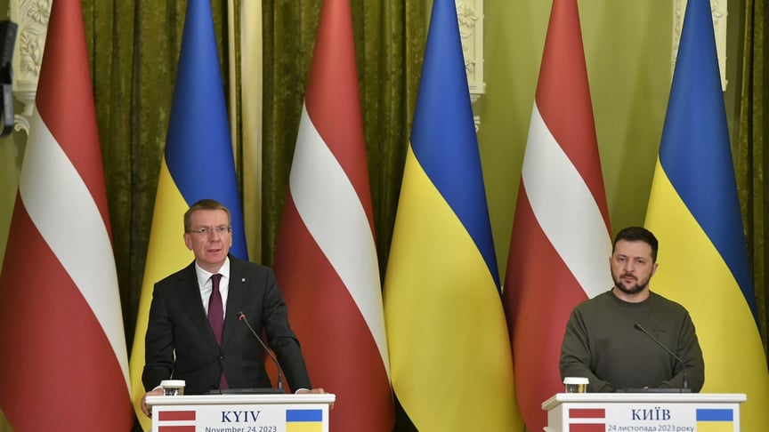Президент Латвії Едгарс Рінкевичс і президент України Володимир Зеленський під час брифінгу в Києві, 24 листопада 2023 року