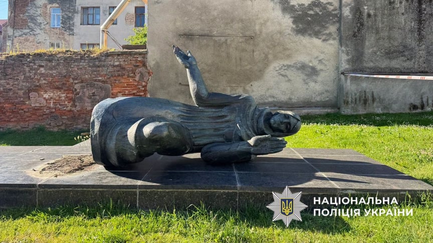 У Дрогобичі чоловік пошкодив меморіал пам’яті жертв німецької окупації