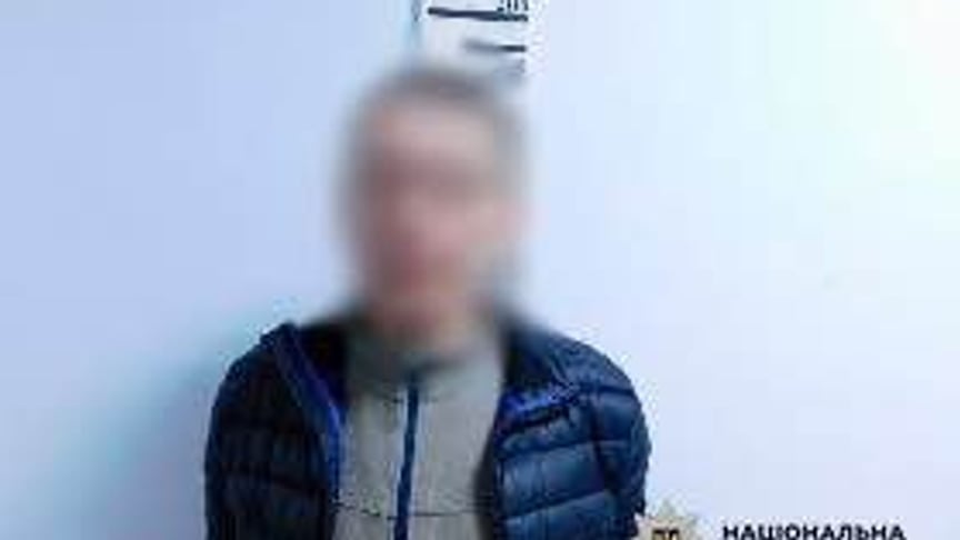 Поліція затримала чоловіка, який обікрав жінку під час ракетної атаки