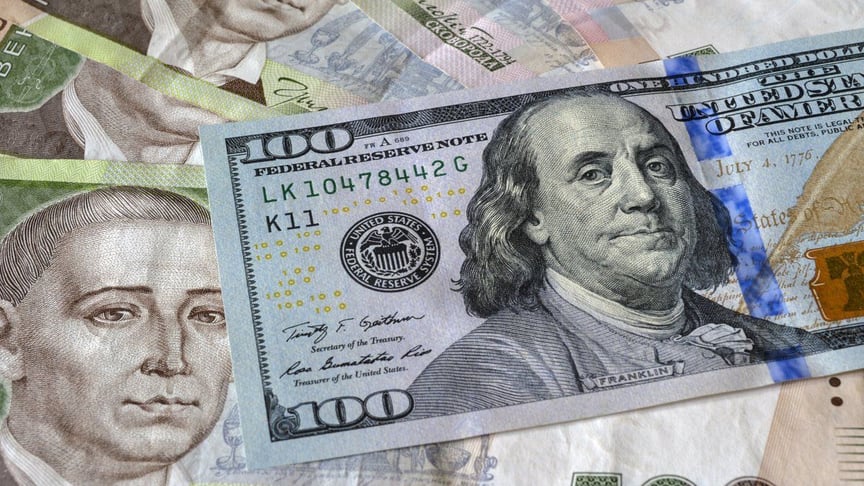 На сайті Офісу президента створили петицію, де просять президента Зеленського запровадити долар замість гривні в Україні
