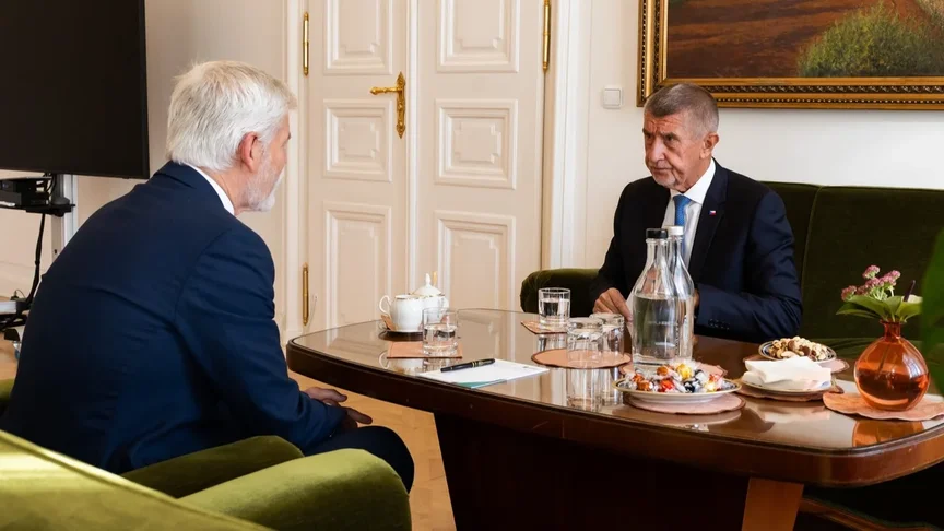 Президент Чехії Петр Павел (зліва) під час зустрічі з лідером руху ANO Андреєм Бабішем, 5 жовтня 2025 року