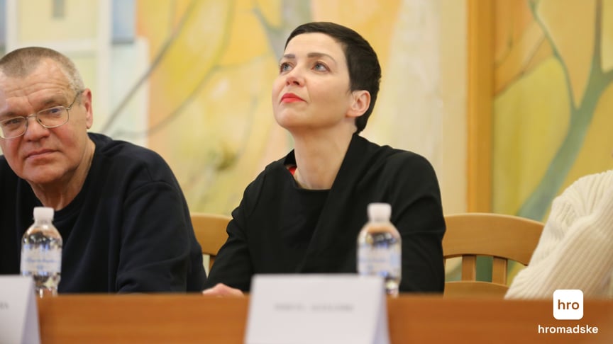 Звільнені опозиціонери Марія Колесникова та Віктор Бабарико Звільнені опозиціонери Марія Колесникова та Віктор Бабарико