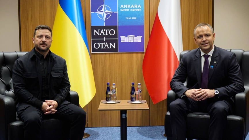 Президент України Володимир Зеленський та президент Польщі Кароль Навроцький Президент України Володимир Зеленський та президент Польщі Кароль Навроцький