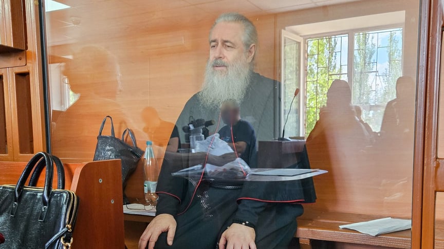 Намісник Свято-Успенської Святогірської лаври митрополит Арсеній у суді, серпень 2024 року