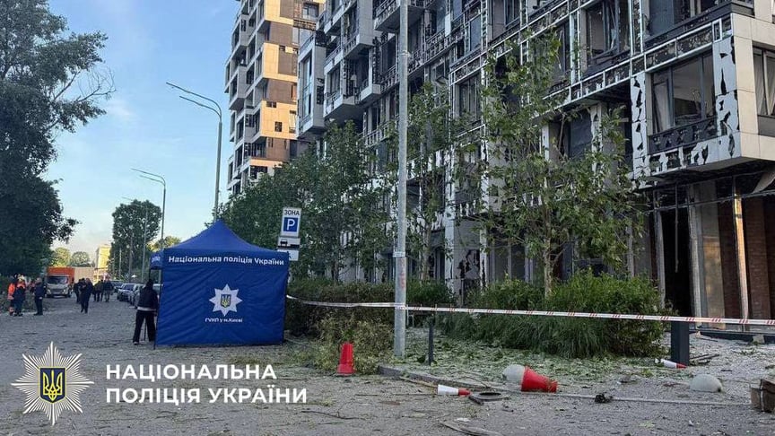 Наслідки російської атаки у Шевченківському районі Києва