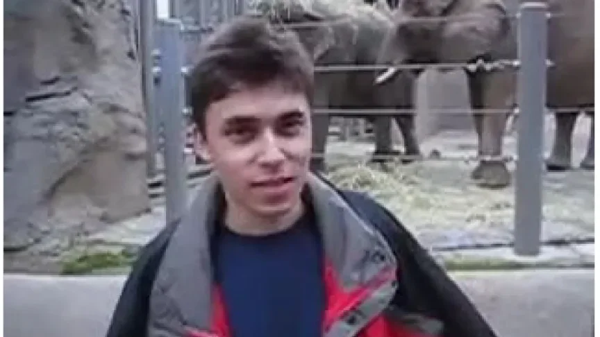 Кадр із першого відео на YouTube