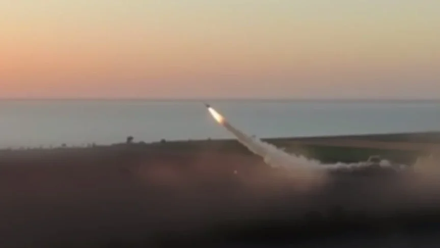 Запуск ракети «Фламінго» Запуск ракети «Фламінго»