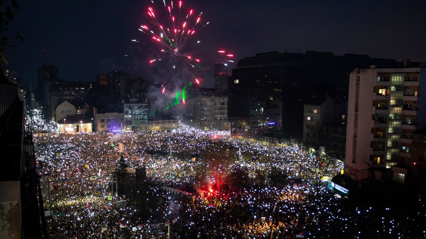 Тисячі протестувальників під час протесту у сербському Белграді, 15 березня 2025 року