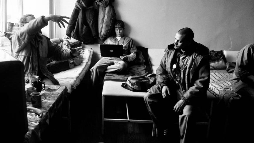 «Выпивку носить не надо, а еде мы всегда рады»: история травматолога из Крыма, уехавшего в российское заполярье