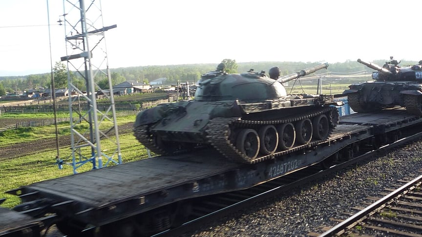 танки Т-62 Ілюстративне фото. Транспортування Т-62 російською залізницею, 2010 рік