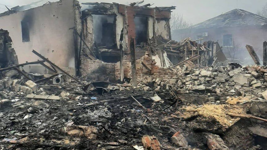 Наслідки вечірно-нічного авіаудару по Вовчанську на Харківщині