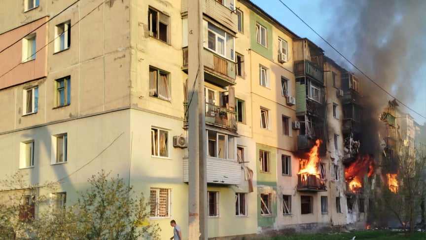 Пожежа в житловому будинку в Павлограді через російський обстріл