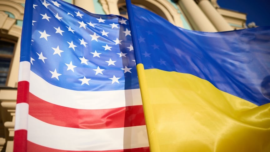 Прапори США та України