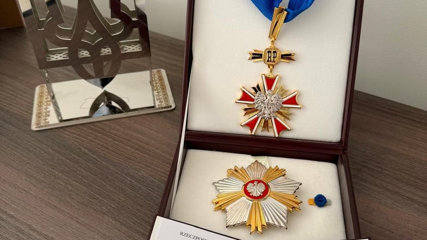 Орден Командорський хрест із зіркою "За заслуги"