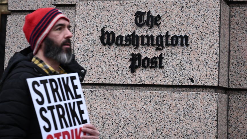 Працівники Washington Post на страйку під офісом компанії, грудень 2023 року Ілюстративне фото. Працівники Washington Post на страйку під офісом компанії, грудень 2023 року