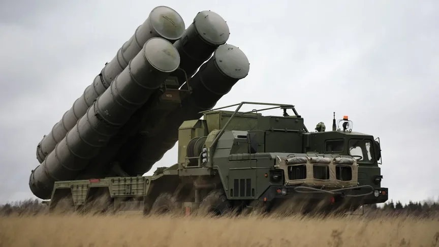 Пусковая установка комплекса ПВО С-400 Минобороны России