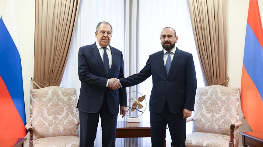 Міністри закордонних справ рф та Вірменії Сергій Лавров та Арарат Мірзоян під час зустрічі 21 травня 2025 року