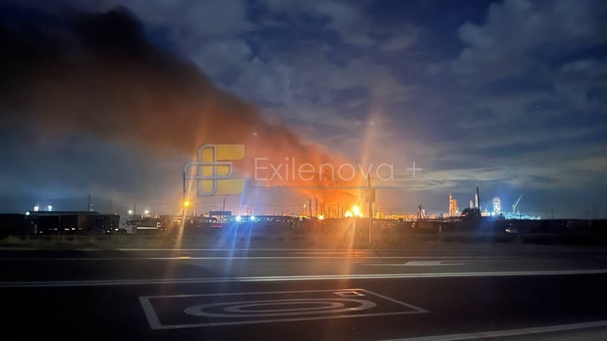 Пожежа на Ільському НПЗ у Краснодарському краї росії Пожежа на Ільському НПЗ у Краснодарському краї росії
