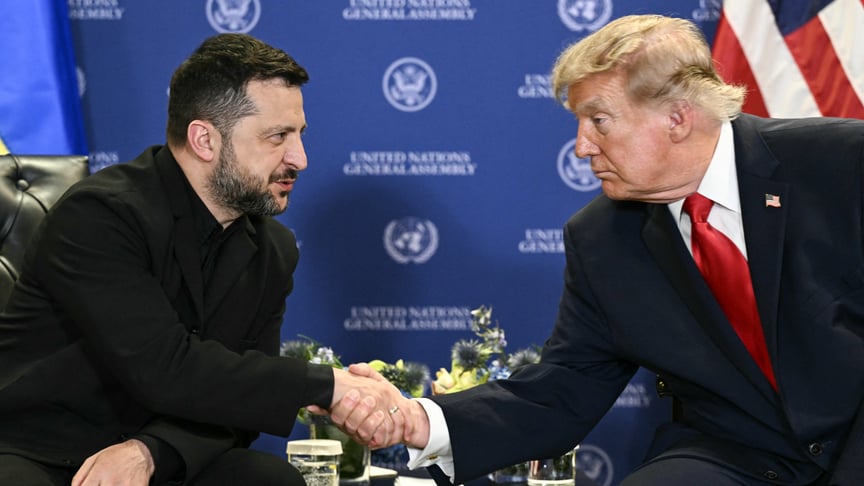 Президент США Дональд Трамп та Президент України Володимир Зеленський під час зустрічі на полях 81-ї сесії Генасамблеї ООН