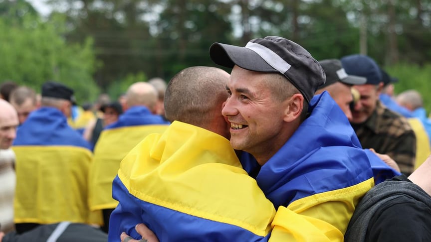 Звільнені з російського полону військові