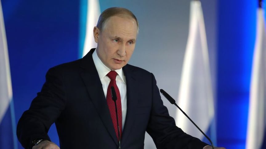 Russian President Vladimir Putin arrives for an official dinner at the Elysee Palace in Paris, France, November 11, 2018