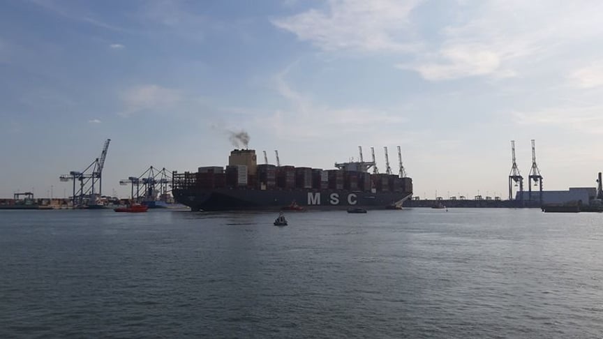 Крупнейший в мире контейнеровоз MSC Gulsun