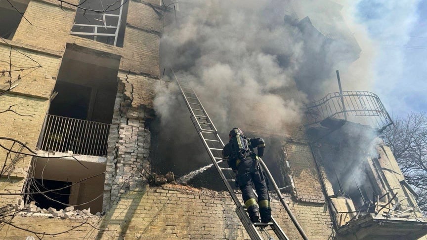 Наслідки атаки по багатоповерхівці у Дніпрі