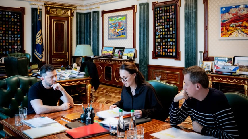 Президент Володимир Зеленський з премʼєр-міністеркою Юлією Свириденко та міністром економіки Олексієм Соболевим