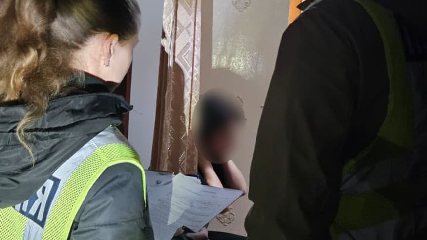 Поліціянти Житомирщини затримали 17-річну дівчину