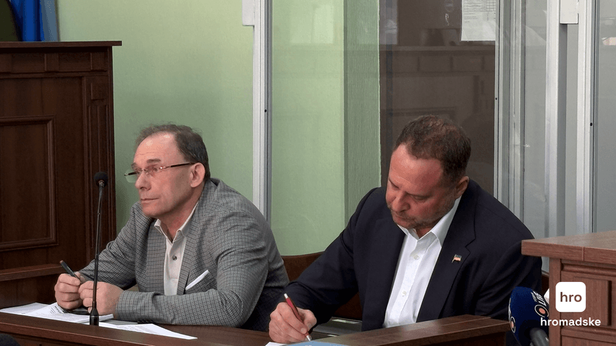 Андрій Єрмак (праворуч) та його адвокат Ігор Фомін у залі ВАКС, Київ, 21 травня 2026 року Андрій Єрмак (праворуч) та його адвокат Ігор Фомін у залі ВАКС, Київ, 21 травня 2026 року