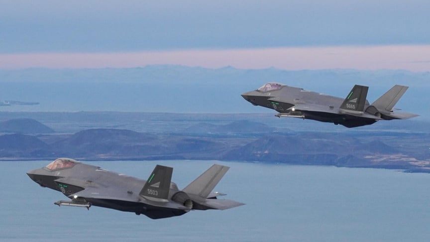 Ілюстративне фото. Норвезькі винищувачі F-35 у небі