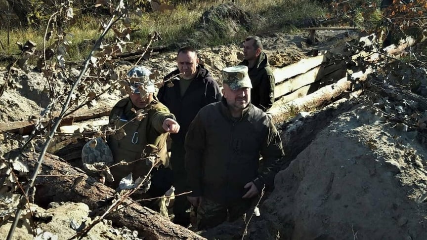 Командувач Угруповання сил та засобів оборони Києва Олександр Павлюк інспектує систему оборони довкола столиці