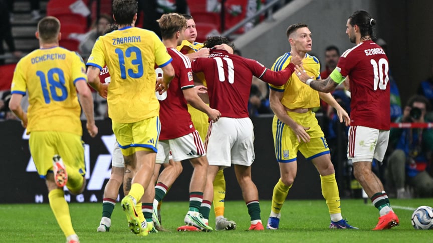 Сутичка між гравцями української та угорської збірних під час матчу Ліги націй