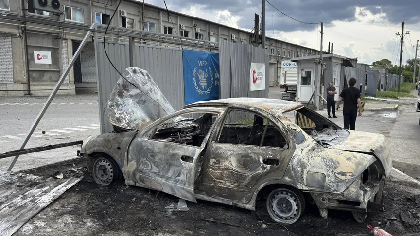 Склад Всемирной продовольственной программы ООН в Днепре после российской атаки