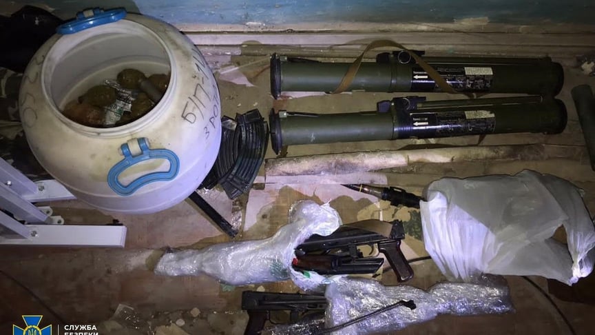 Зброя, яку знайшли у підвалі Нацакадемії аграрних наук у Києві