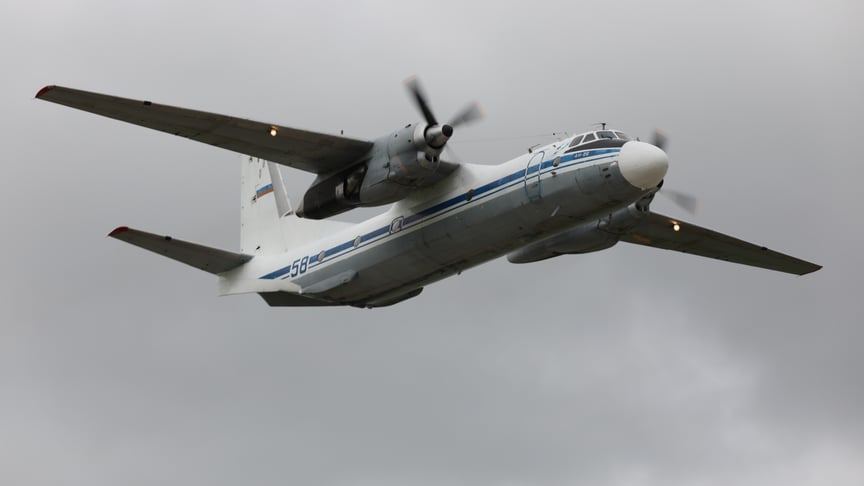 російський військово-транспортний літак Ан-26