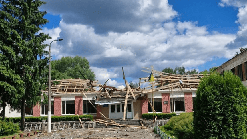 Ілюстративне фото. Зруйнований внаслідок удару ліцей на Чернігівщині, 2 червня 2026 року
