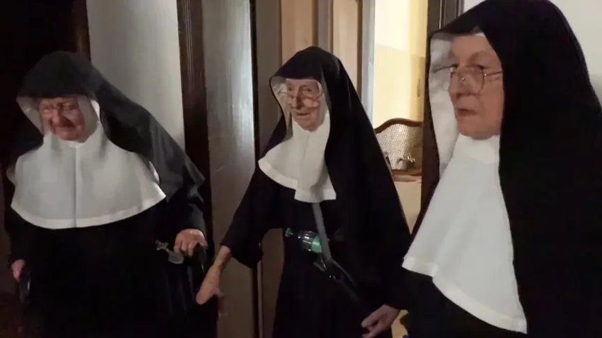 Сестри Бернадетта, Регіна і Рита після повернення до свого монастиря