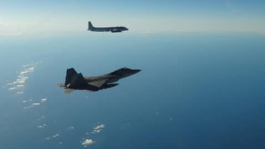 Винищувач F-22 здійснив перехоплення російського літака, який діяв у зоні розпізнавання ППО Аляски, 8 серпня 2022 року