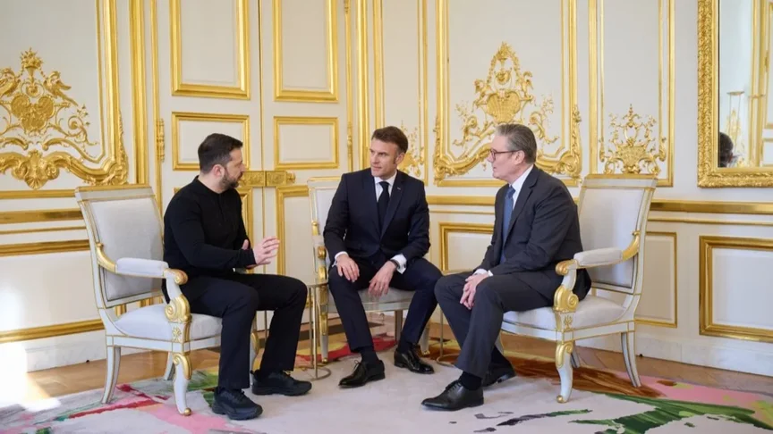 Президент України Володимир Зеленський з президентом Франції Емманюелем Макроном та прем’єр-міністром Великої Британії Кіром Стармером