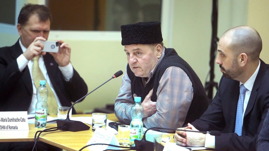 Колишній політв’язень Едем Бекіров (у центрі) під час конференції в січні 2020 року