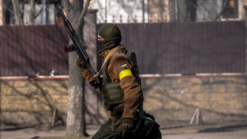 Українські солдати під час вуличних боїв в Києві, 26 лютого 2022 року