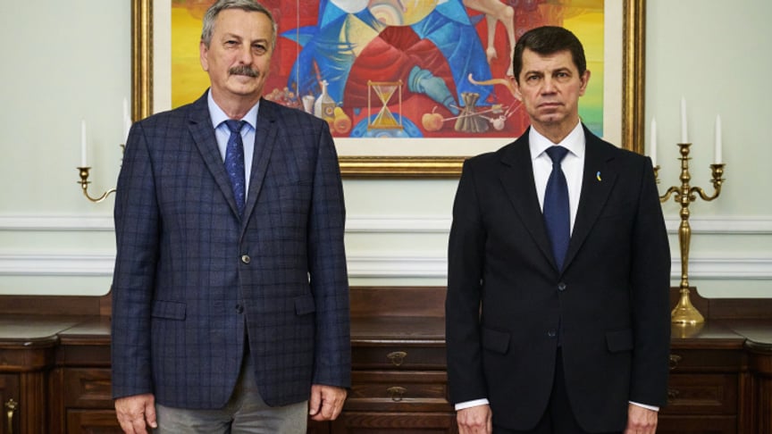 Заступник міністра закордонних справ України Олександр Міщенко та посол Угорщини в Україні Антал Хейзер