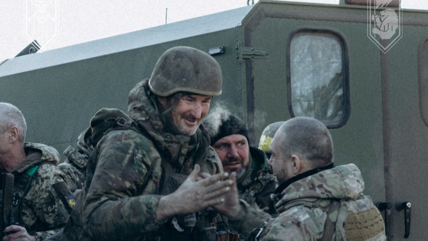 Повернення з позицій піхотинців, які тримали оборону 143 і 99 днів