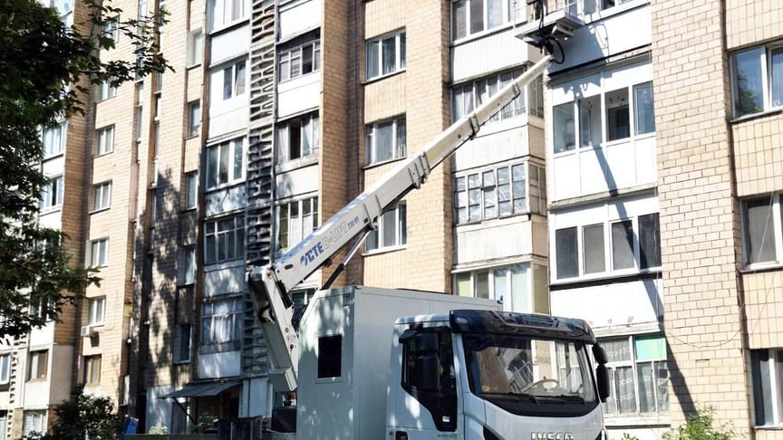 Наслідки детонації боєприпасів на полігоні у Хмельницькому