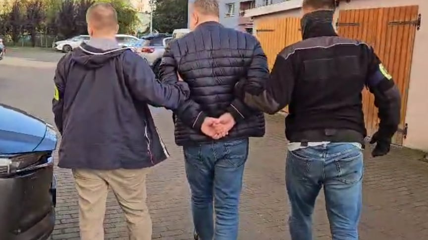 Затримання поляка, якого підозрюють у надсиланні дитячої порнографії 11-річним дівчаткам з України