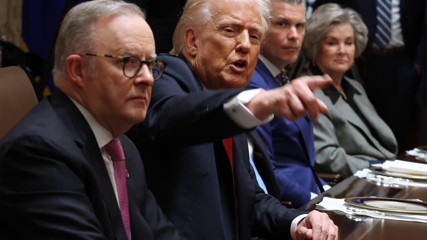 Президент США Дональд Трамп звертається до журналістів під час зустрічі з прем'єр-міністром Австралії Ентоні Албанезе у Білому домі, Вашингтон, 20 жовтня 2025 року