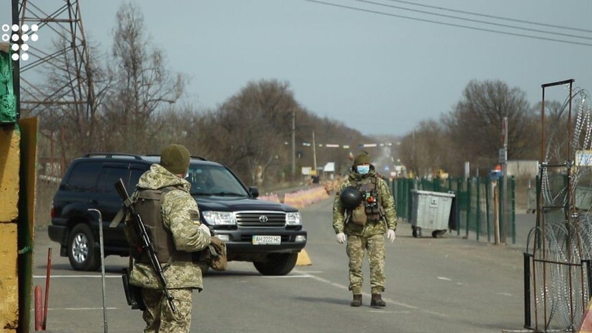 Occupied Donetsk "Self-Isolates" from Ukraine Due to Coronavirus Fears (VIDEO)