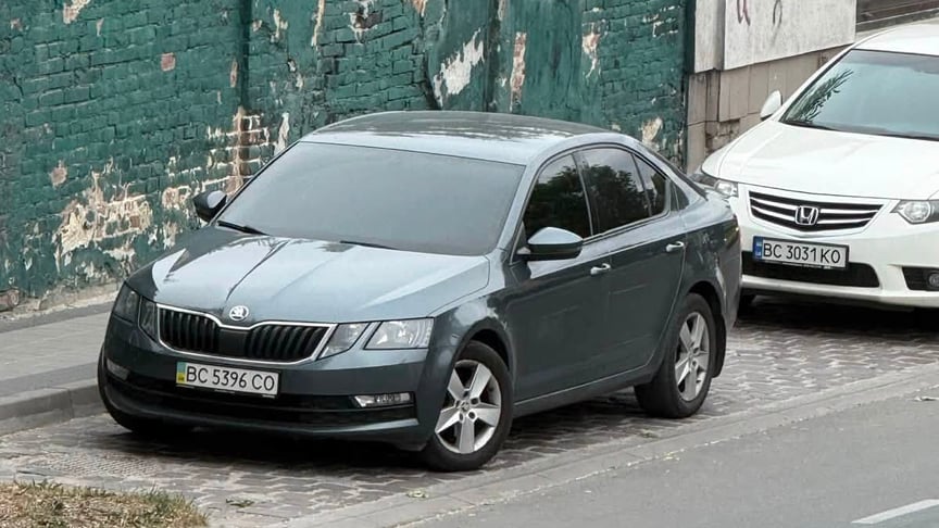 Автівка, з якої могли стежити за співробітником відділу розслідувань «Української правди»